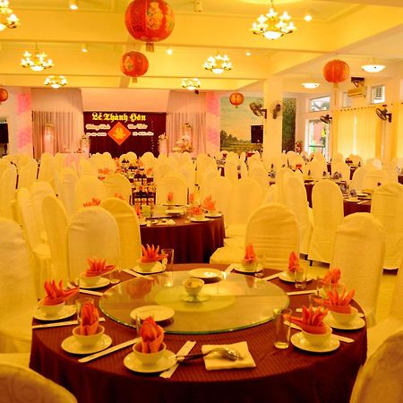 Khach San Huu Nghi Hotel Vinh Exterior foto
