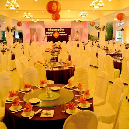 Khach San Huu Nghi Hotel Vinh Exterior foto