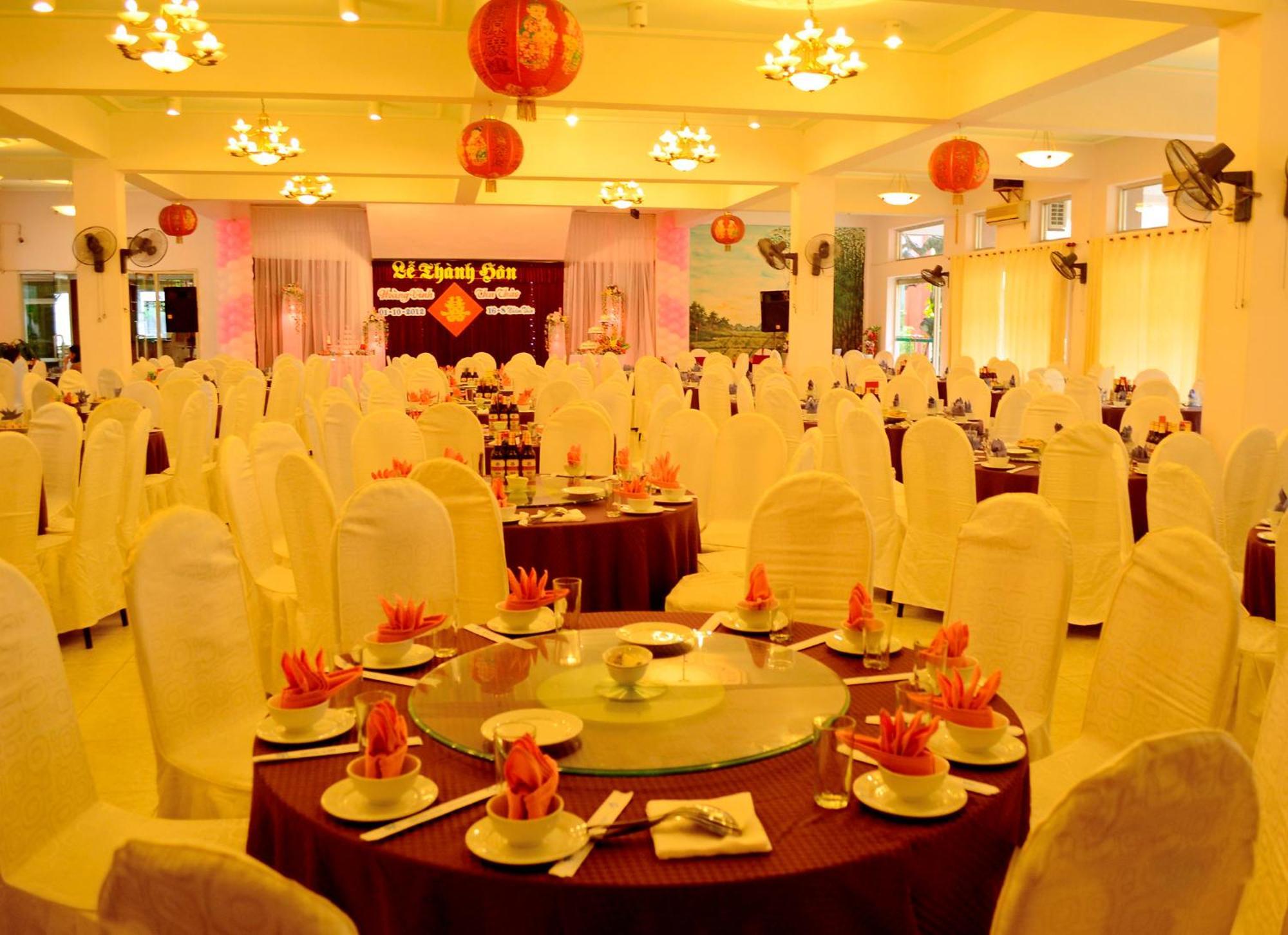 Khach San Huu Nghi Hotel Vinh Exterior foto