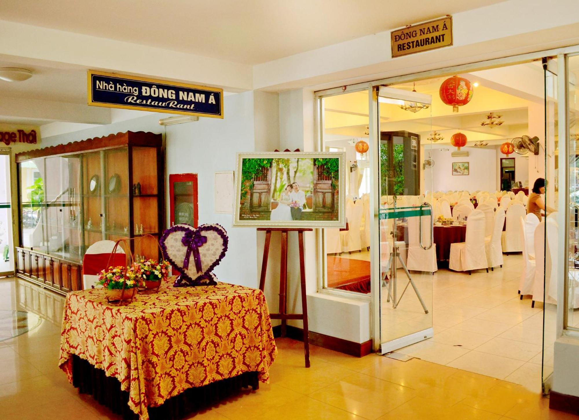 Khach San Huu Nghi Hotel Vinh Exterior foto