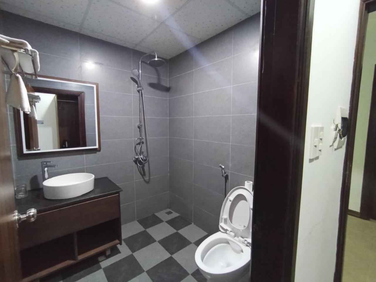 Khach San Huu Nghi Hotel Vinh Exterior foto
