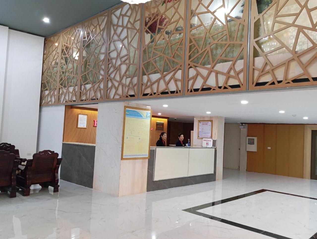 Khach San Huu Nghi Hotel Vinh Exterior foto